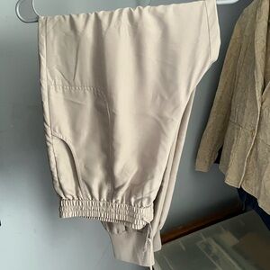 Elie Tahari Beige Jogger Pants